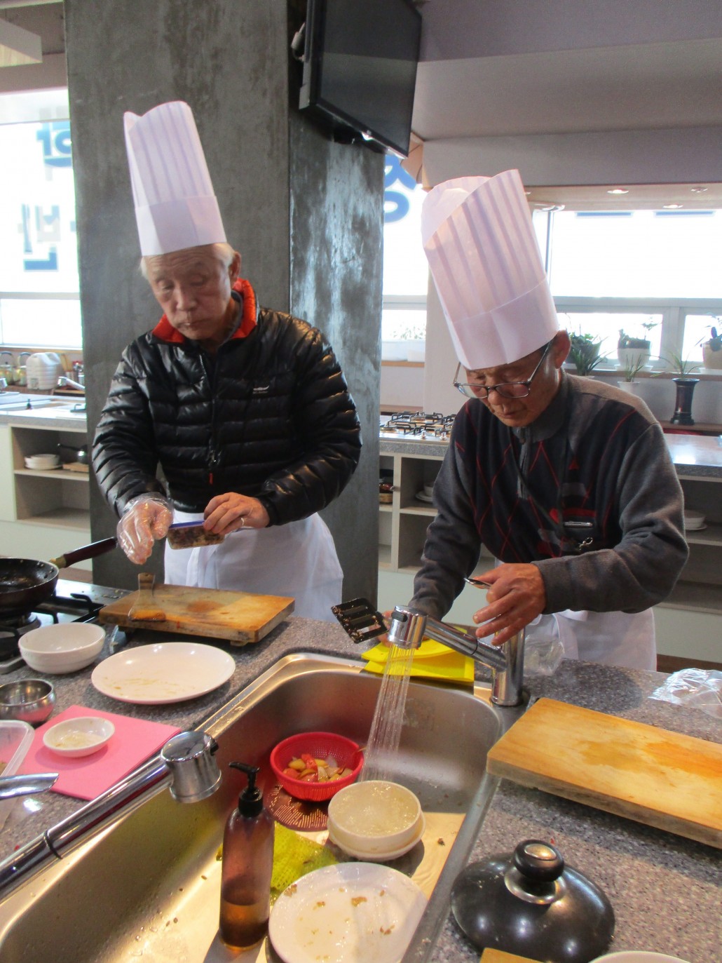 f06f92a93b95d4378483bd3f07adc724_1511510