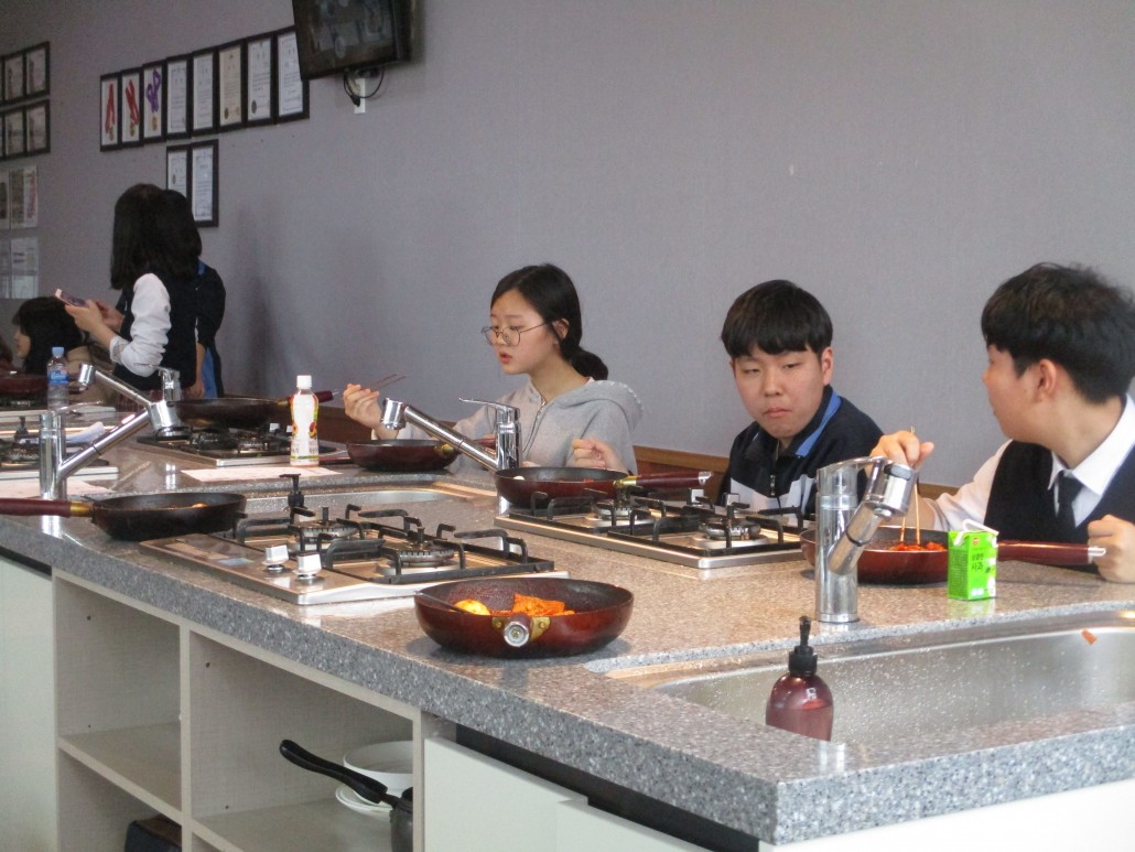 17e1f5102e5f9f8bd96383679257bd71_1523836